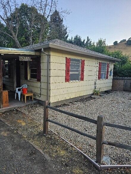 Building Photo - 3265 Hillview Ln