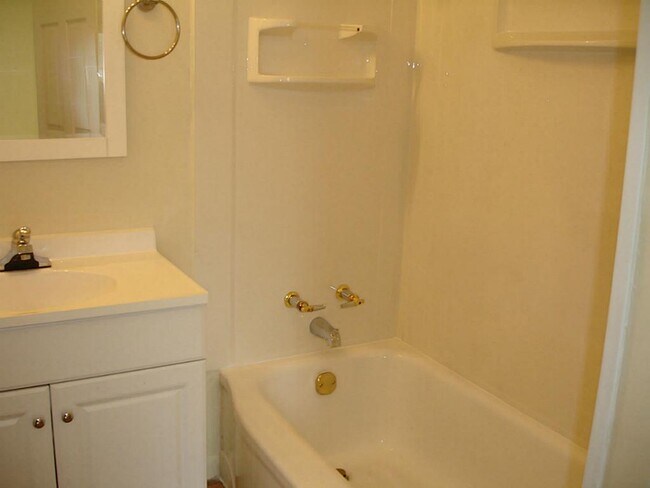 Building Photo - 447 W 22nd St