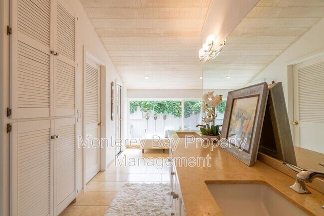 Building Photo - 18 Deer Stalker Path