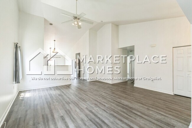Building Photo - 1717 Briarmanor Dr