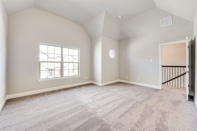 Building Photo - 6148 Blythe Dr
