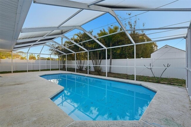 Building Photo - 2470 Del Rio Way