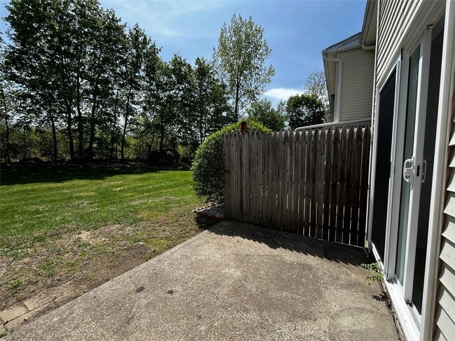 Building Photo - 276 Temple Hill Rd
