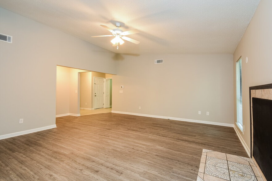 Building Photo - 2735 Trotters Walk Trail