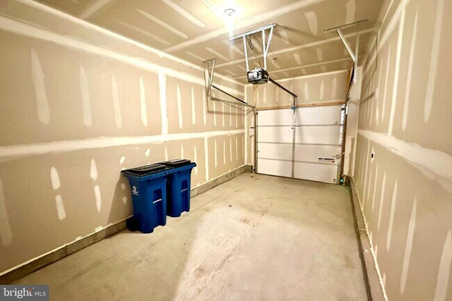 Building Photo - 1212 Parker Blvd