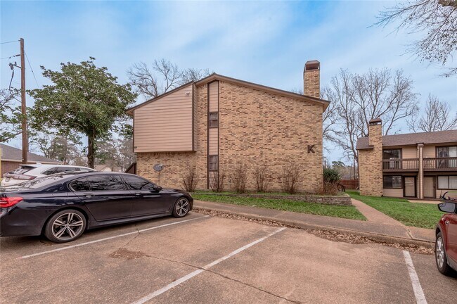 Building Photo - 2521 Crosstimbers Dr