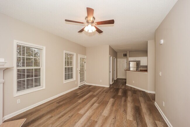 Building Photo - 8144 Green Garden Dr