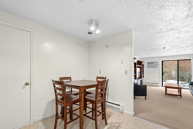 Building Photo - 318 Codman Hill Rd