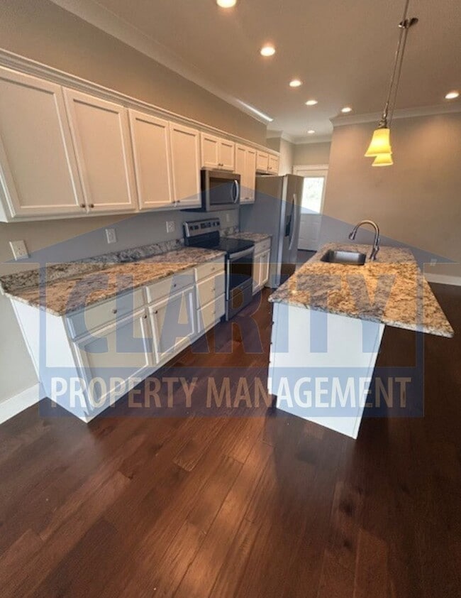 Building Photo - Charming 3-bedroom home!