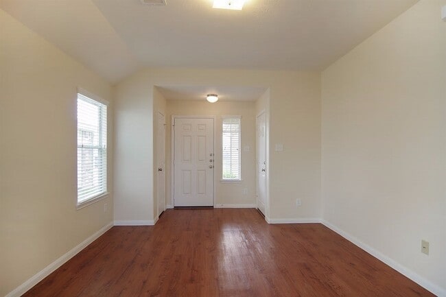 Building Photo - 18743 N Lyford Dr