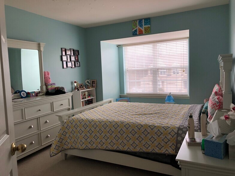 Building Photo - 40 Arbor Cir