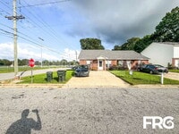 Building Photo - 3309 N Fields St
