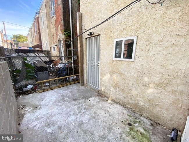 Building Photo - 3050 Hartville St