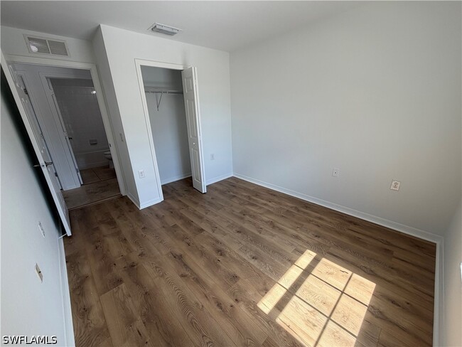 Building Photo - 9101 Gervais Cir