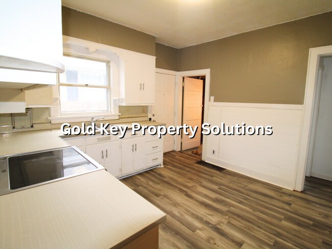 Building Photo - MUNCIE 3 BR 1 BA house with Fenced Backyard (NO SECTION 8)