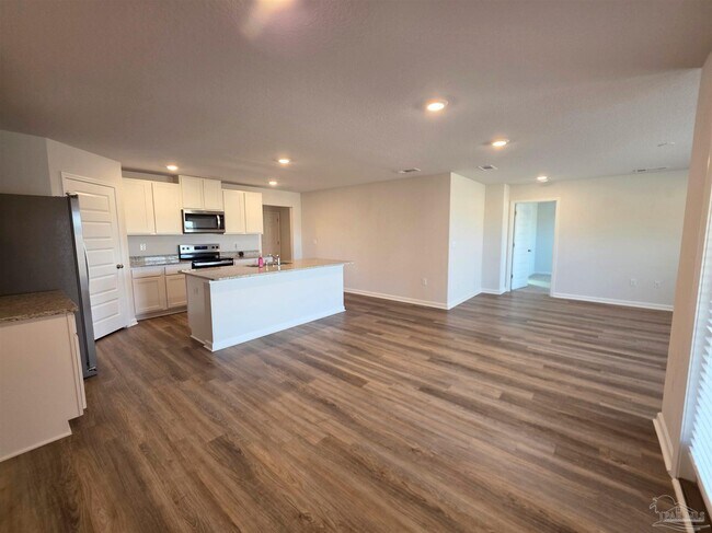 Building Photo - 5581 Silverbell Dr