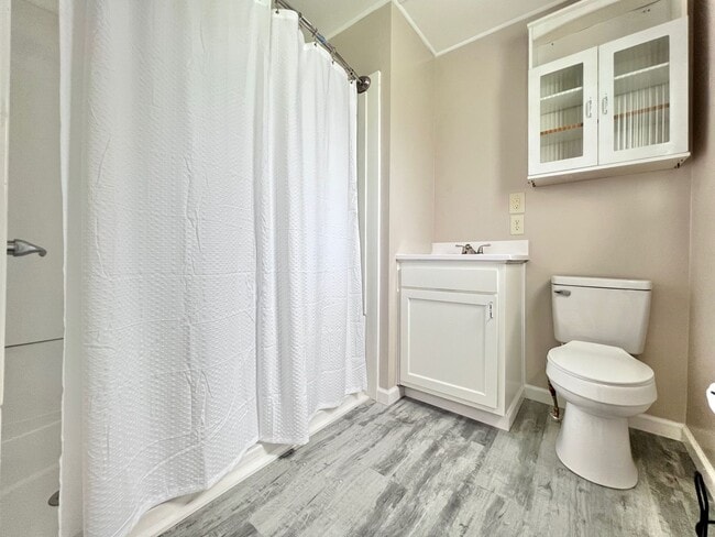 Building Photo - 3 BR 2 BA Near Surf City