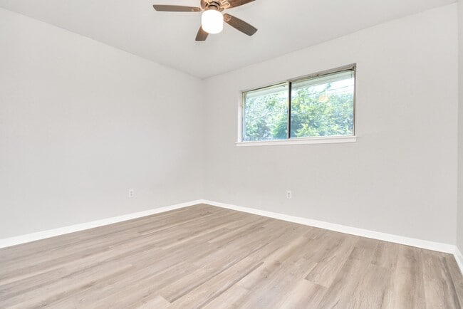 Building Photo - 11310 Sagewind Dr