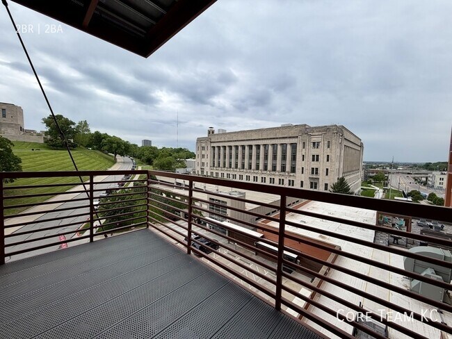 Building Photo - 217 W Pershing Rd
