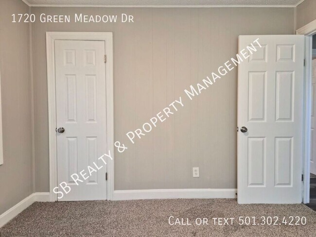 Building Photo - 1720 Green Meadow Dr