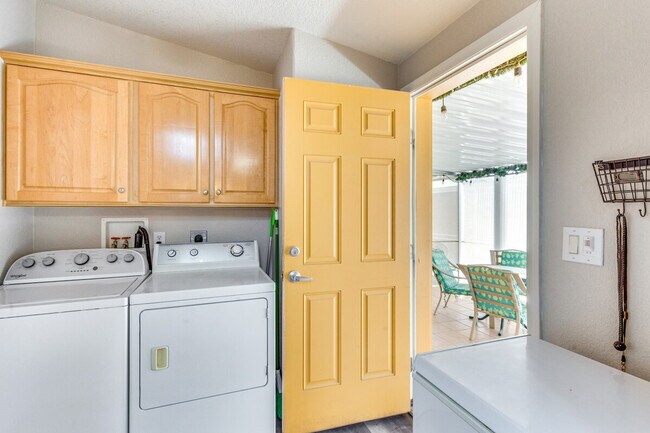 Building Photo - 10650 S Avenida Compadres