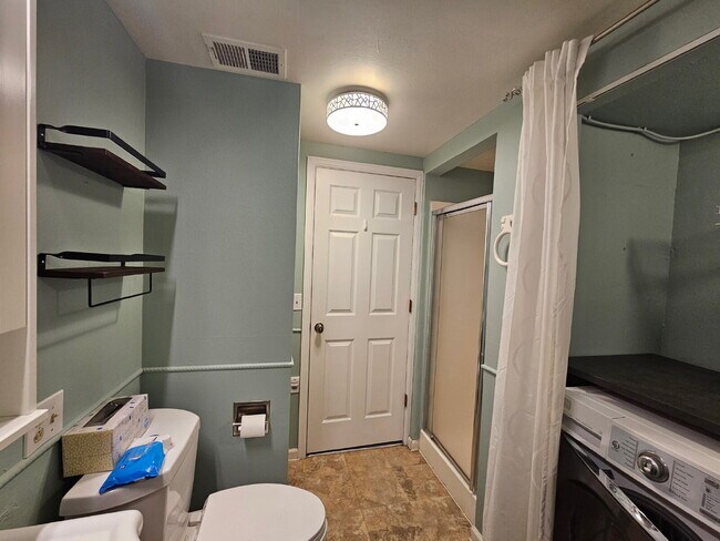 Building Photo - Spacious 3-Bedroom Home in Littleton!