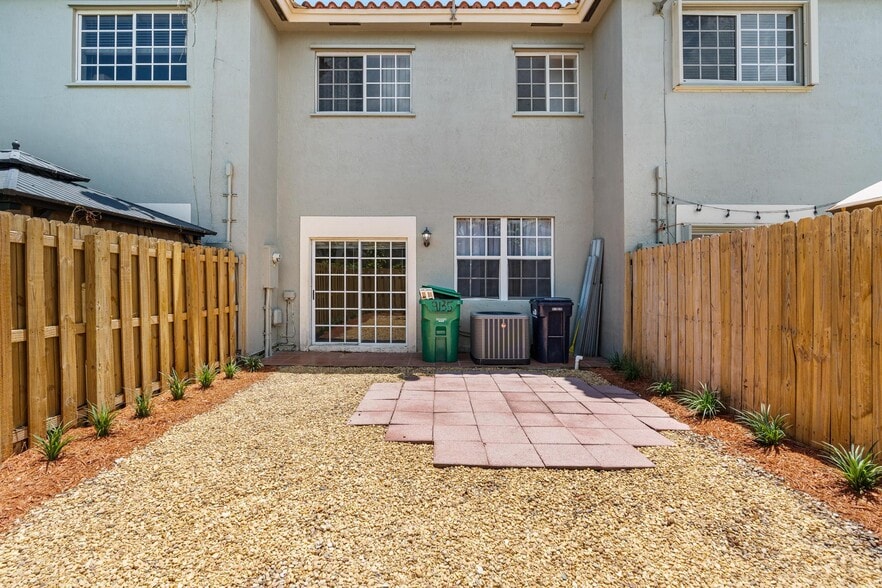 Building Photo - 9135 SW 203rd Ter