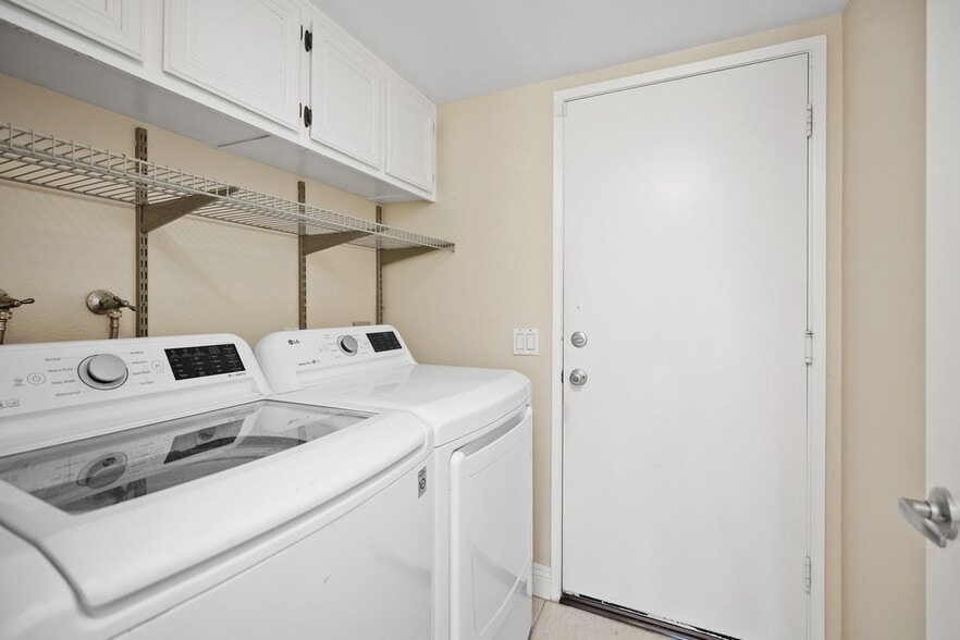 Building Photo - 24912 Barclay Ln