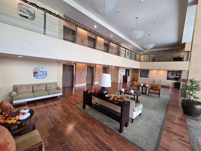 Building Photo - Immaculate Contemporary Living in Kaka‘ako- 2 bedroom, 2 bathroom, 1 covered parking stall, and I...