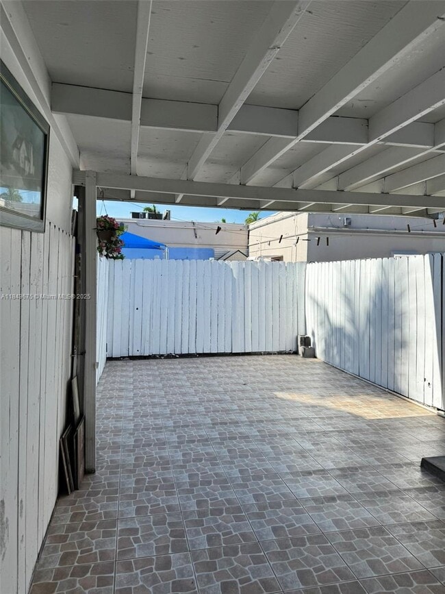 Building Photo - 2091 W 54th Terrace