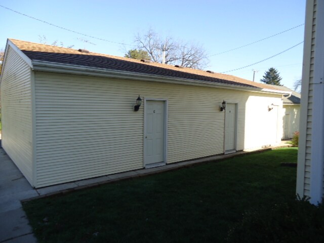 Building Photo - 142 E Lincoln Hwy