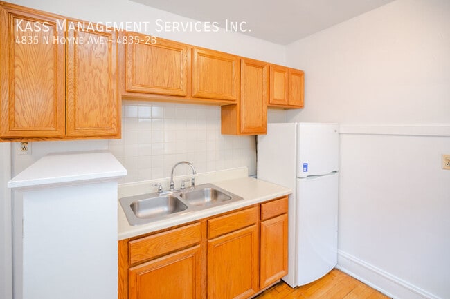 Building Photo - 4835 N Hoyne Ave