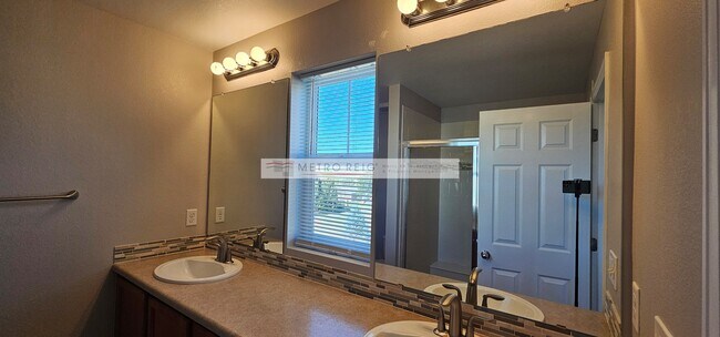 Building Photo - 1617 Venice Ln