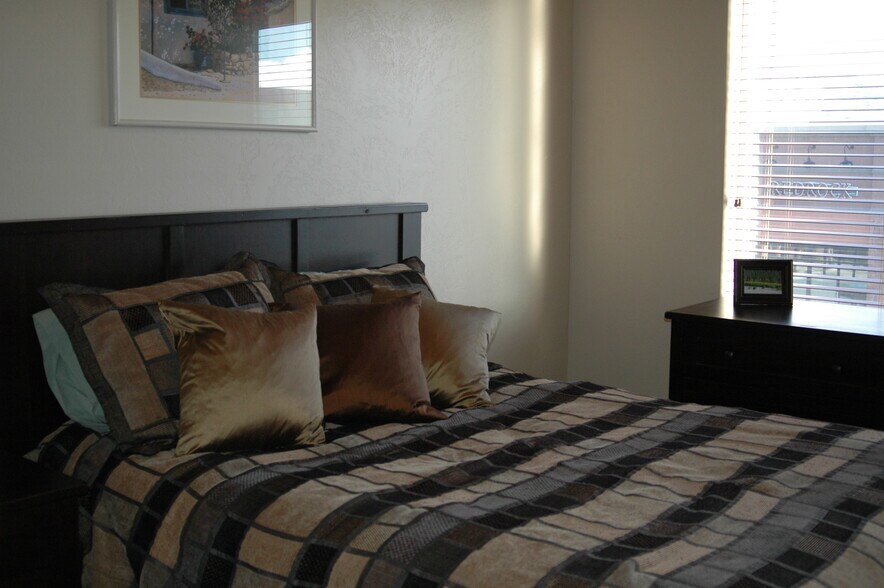 Bedroom - 1646 Fox Hollow Ln
