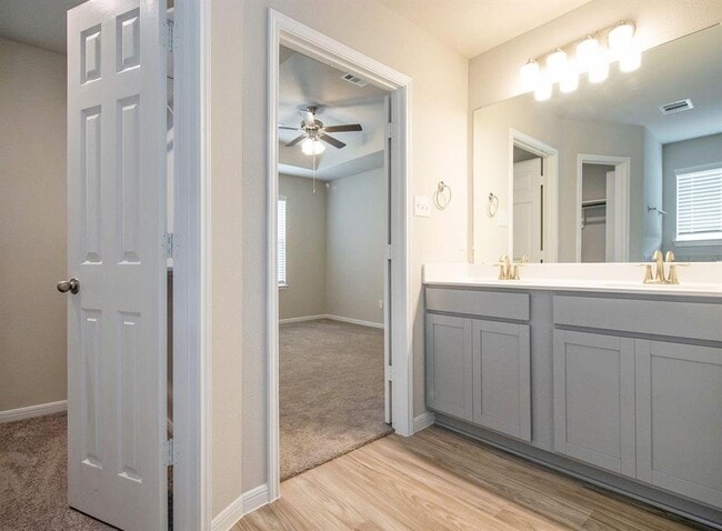 Building Photo - 13205 Leisure Cove Dr