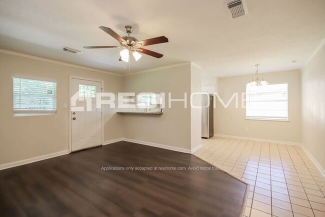 Building Photo - 7127 Kings Dr