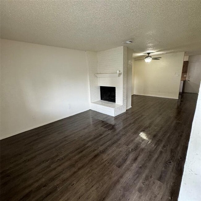 Building Photo - 6901 Wentworth Dr