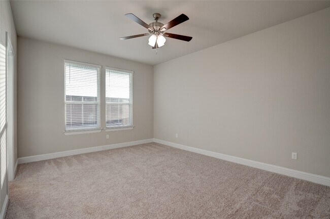 Building Photo - 135 Living Reef Dr