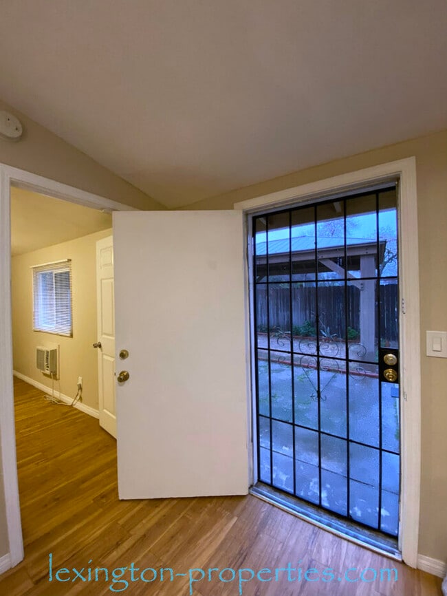 Building Photo - Beautifully Upgraded, 3BD/1BA Carmichael Home, off Fair Oaks Blvd!