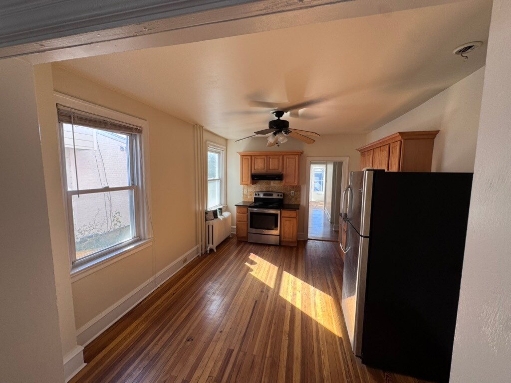 Building Photo - 2714 E County Line Rd