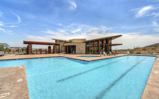 Building Photo - 927 E Paseo Way