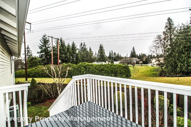 Building Photo - 13609 46th Ave SE