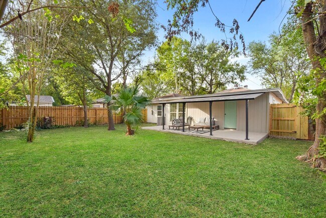 Building Photo - 5530 Malmedy Rd