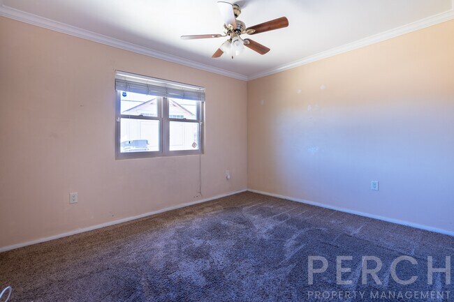 Building Photo - 2510 E Devonshire Ave