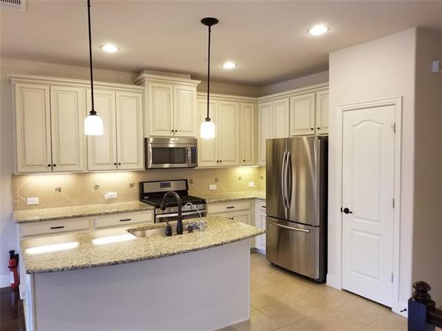 Building Photo - 555 Waterloo Dr