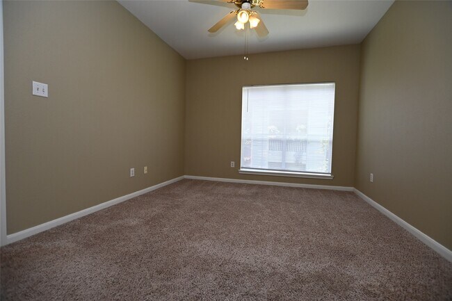 Building Photo - 1330 Old Spanish Trl