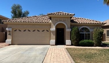 Building Photo - 3 Bedroom, 2 Bath Home Available 09/06/25!