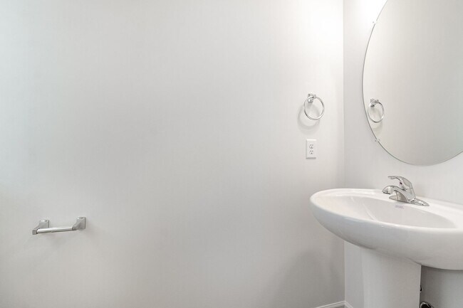 Building Photo - 7864 Oak Brook Dr