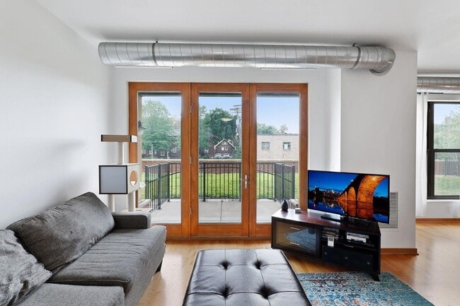 Building Photo - 15 E Franklin Ave