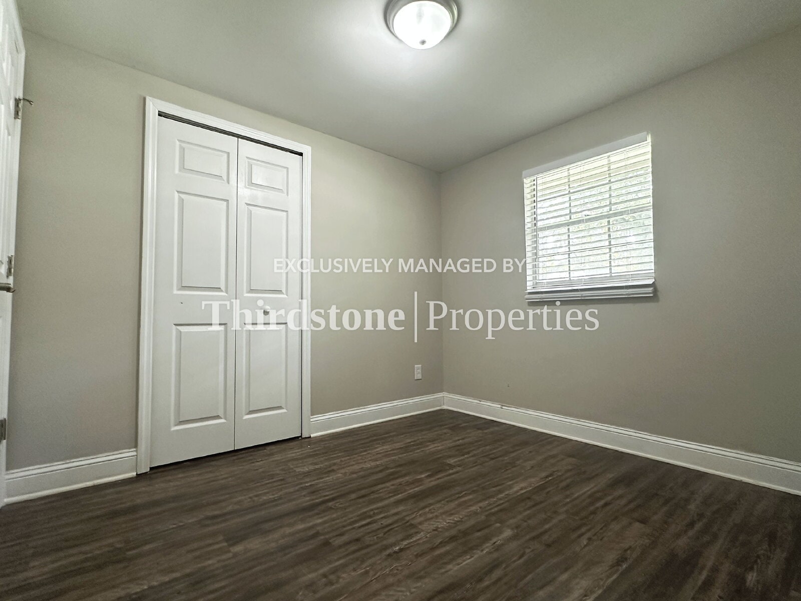 Building Photo - 455 W Clermont Dr